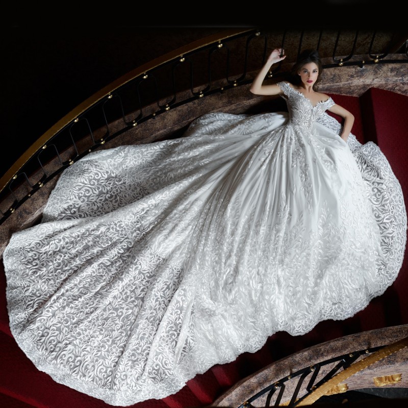 Gorgeous V-neck Off-Shoulder Wedding Gowns Appliqued Organza Sexy Backless Bridal Dresses 2017 Custom Made Charming Princess Wedding Dresses