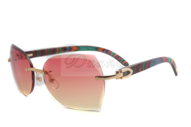 New frameless wood glasses, cutting lenses, 8300817 high-grade peacock wood sunglasses, gold, size: 18-135mm
New frameless wood glasses, cutting lenses, 8300817 high-grade peacock wood sunglasses, gold, size: 18-135mm