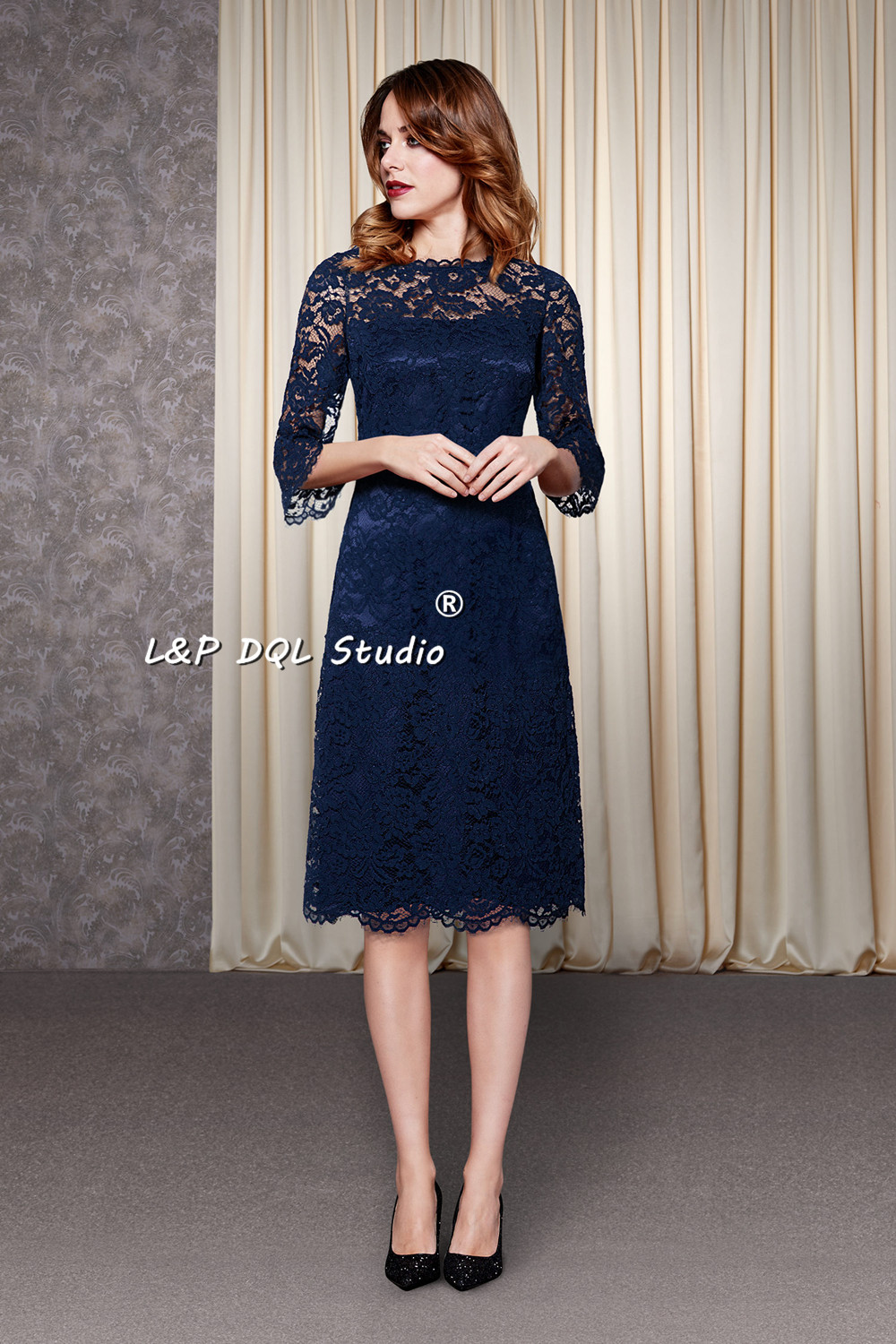 Navy Blue Lace Bridesmaid Dresses Three Quarter Sleeves Zipper Back Knee Length Wedding Party Dresses Custom Made Plus Size Garden Style
Navy Blue Lace Bridesmaid Dresses Three Quarter Sleeves Zipper Back Knee Length Wedding Party Dresses Custom Made Plus Size Garden Style