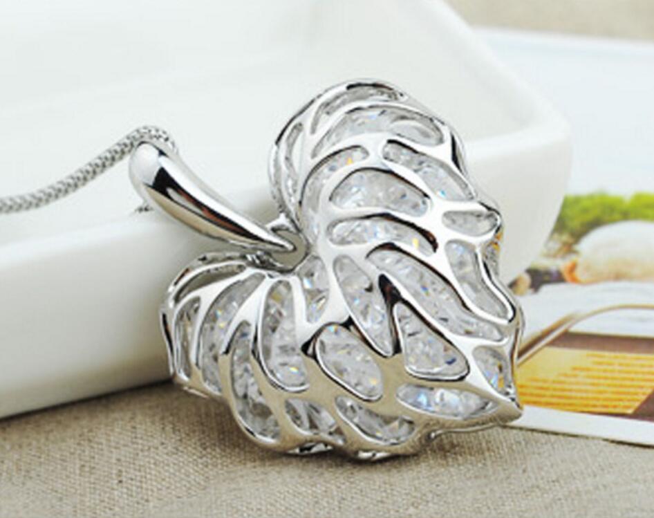 Hollow Love Heart Leaves Zircon Bracelet Necklace Peach Heart Necklace