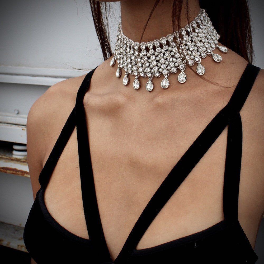 Fashion Silver Plated Alloy Inlay Crystal Rhinestone Water Drop Shape Tassel Chokers Bib Collar Shiny Elegant Women Necklace
Fashion Silver Plated Alloy Inlay Crystal Rhinestone Water Drop Shape Tassel Chokers Bib Collar Shiny Elegant Women Necklace