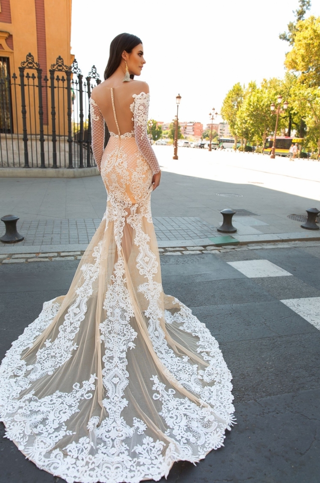 Beaded Applique Wedding Dresses Plunging Neck Long Sleeve Mermaid Bridal Gowns Court Train Plus Size Wedding Dress