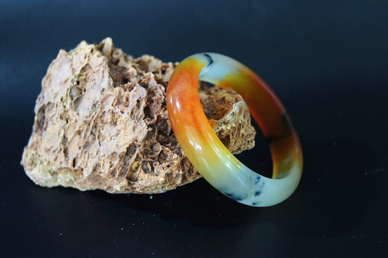 Natural white jade (quartz jade) tickets red and yellow blue handmade bracelet, beautiful love