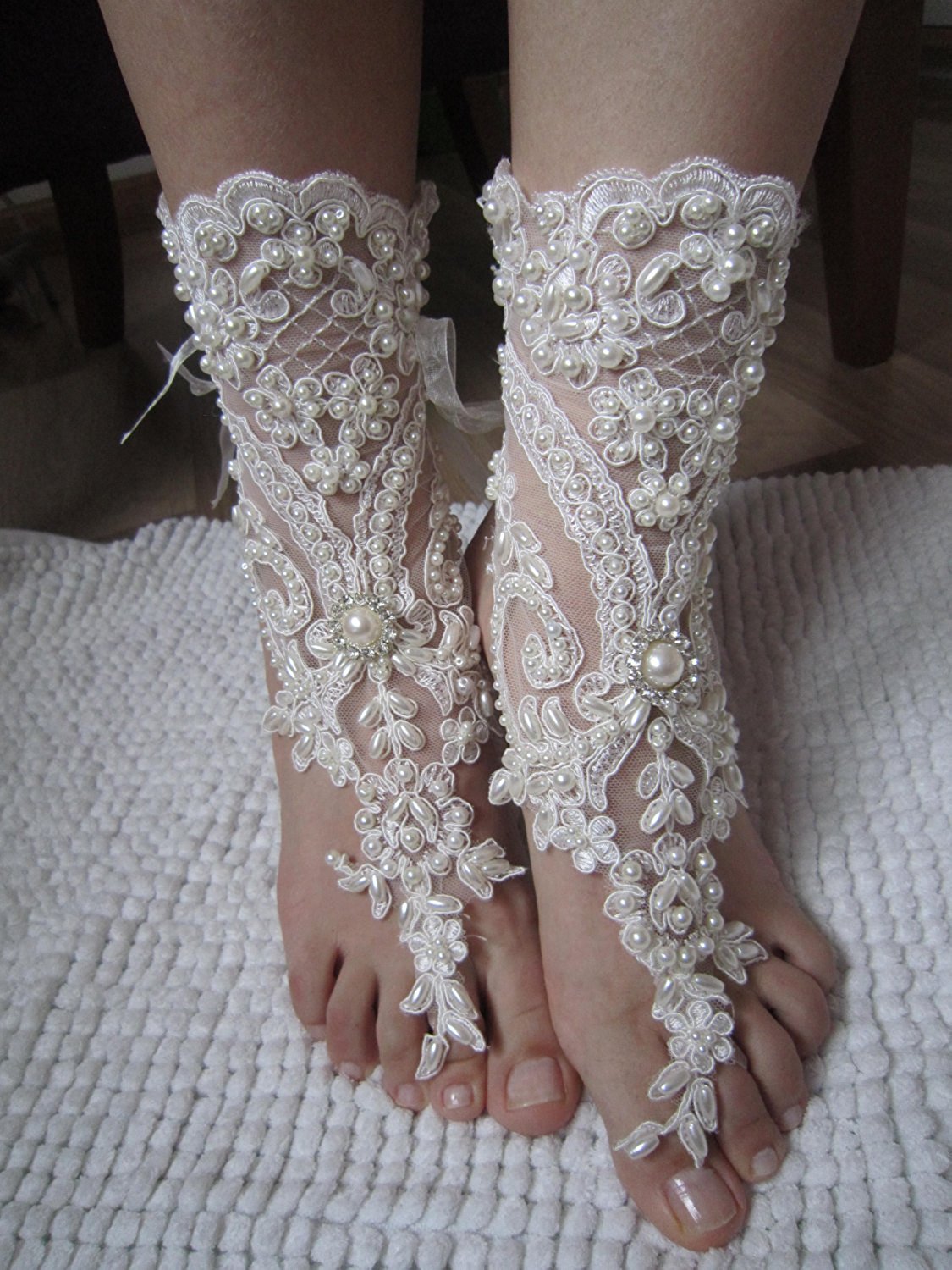 Romantic Beach Weddings Shoes Delicate Lace Applqiues Beads Open Toe Ankle Flat Bridal Shoe For Summer