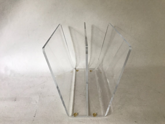 Clear acrylic Mid Century modern Lucite Acrylic W-Shaped Magazine Rack with Handle 3 layers book shelf