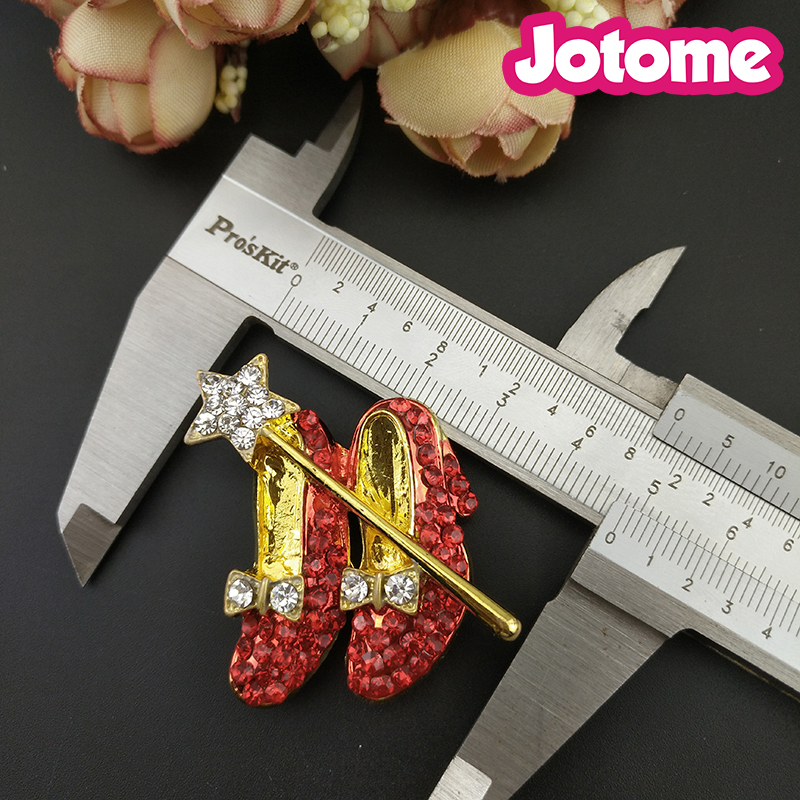 50pcs/lot Gold Tone Crystal Dorothy Wizard Of Oz Style Brooches Red High Heeled Shoes brooch Bow and Star Lapel Pin