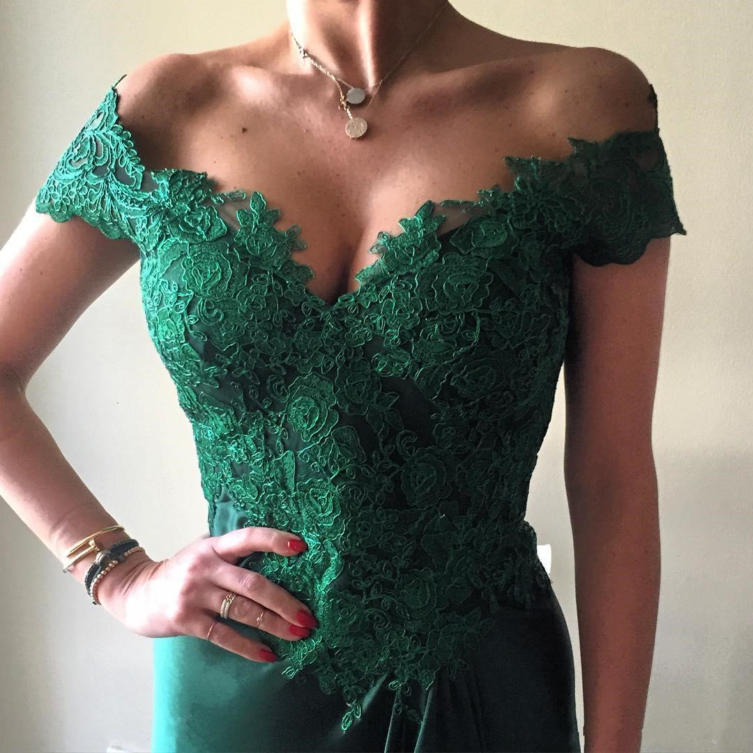Emerald Green High Split Sexy Prom Dresses New Arrival Off The Shoulder A Line Vintage Lace Top Red Carpet Evening Gowns Ba4296