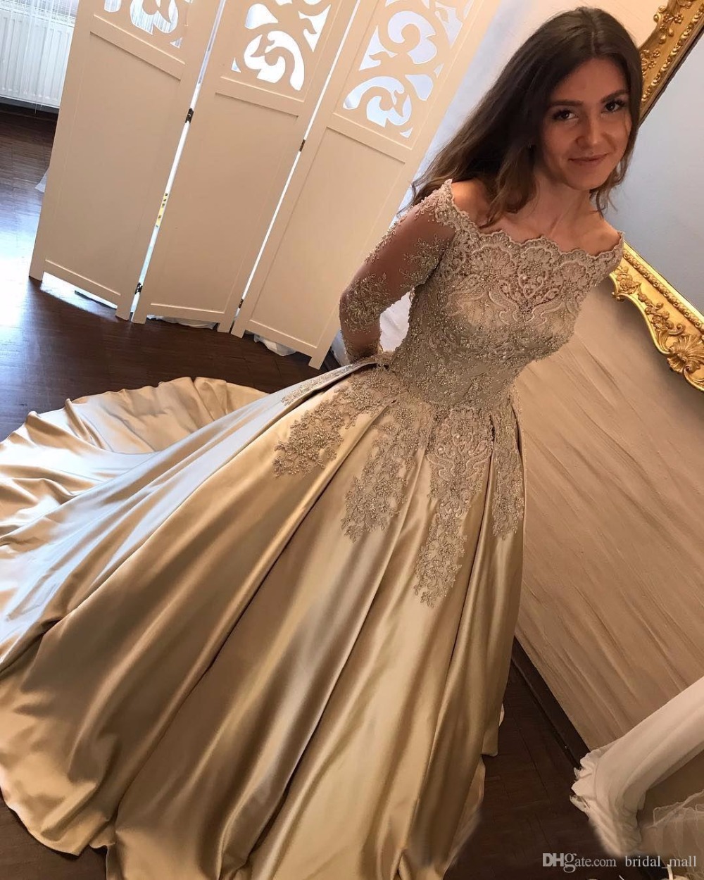 Gold Off the Shoulder Lace Wedding Dresses with Long Sleeves Elegant Lace Appliques Beaded Satin Formal Dress Ball Gowns Vestido De Festa, Champagne
Gold Off the Shoulder Lace Wedding Dresses with Long Sleeves Elegant Lace Appliques Beaded Satin Formal Dress Ball Gowns Vestido De Festa, Champagne