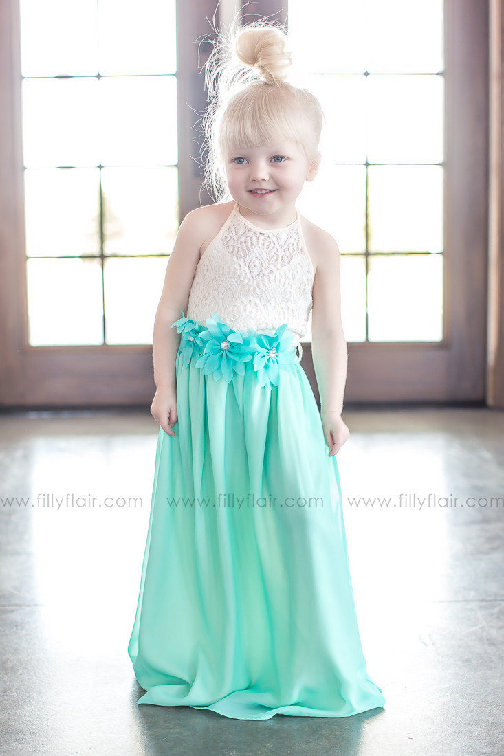 Lovely 2017 Beige Lace Top Mint Green Chiffon Flower Girls Dresses For Country Beach Weddings Cheap Halter Hand Made Flowers Sash EN6212