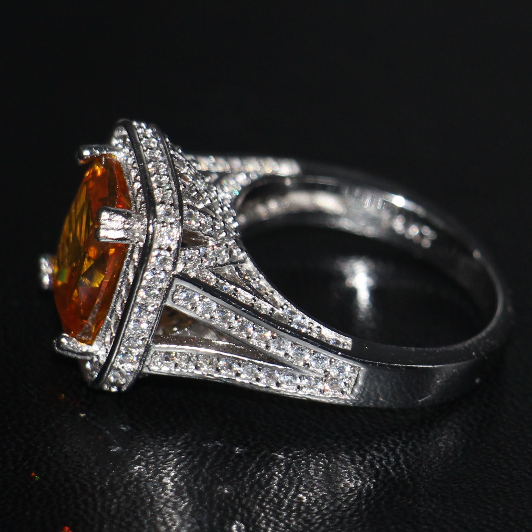 Victoria Wieck Luxury Fashion Jewelry choucong 14KT White Gold Filled Cushion Shape 10CT Yellow Topaz CZ Diamond Women Wedding Band Ring
Victoria Wieck Luxury Fashion Jewelry choucong 14KT White Gold Filled Cushion Shape 10CT Yellow Topaz CZ Diamond Women Wedding Band Ring