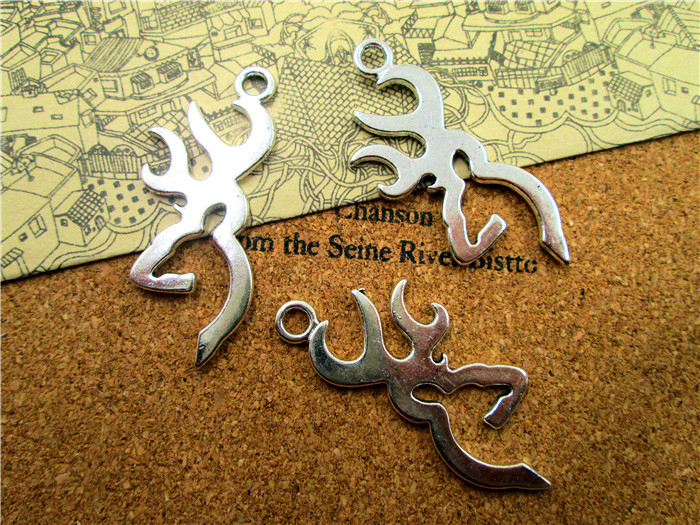 30pcs-- Deer Head Silhouette charms, Antique Tibetan silver Deer Antlers Charms Pendants 45x18mm
30pcs-- Deer Head Silhouette charms, Antique Tibetan silver Deer Antlers Charms Pendants 45x18mm