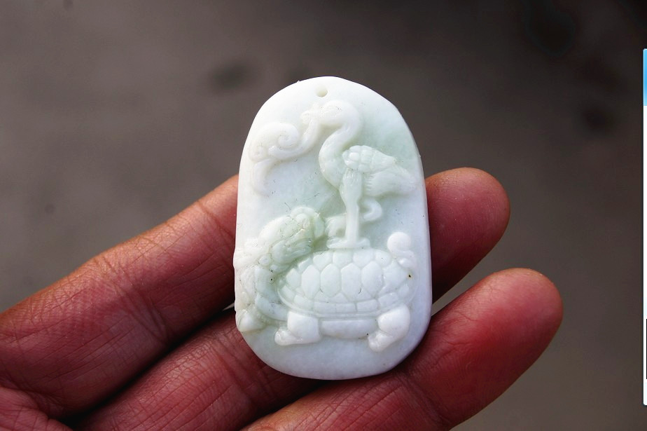 White jade. Sea turtles, wishful thinking of the crane. (title) necklace pendant