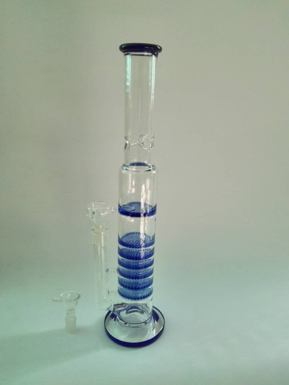 48 cm tall, blue 6 honeycomb filter glass pipe, glass bong, glass tube 6 cm in diameter, 5 mm thick, joint size:: 18 mm
48 cm tall, blue 6 honeycomb filter glass pipe, glass bong, glass tube 6 cm in diameter, 5 mm thick, joint size:: 18 mm
