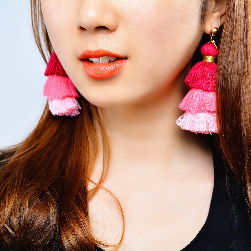 Bohemian Vintage Style Multilayer Cotton Thread Silk Tassel Earrings for Women Boho Exaggerated Long Dangle Earring Ear Jewelry Gift XR941, Silver
Bohemian Vintage Style Multilayer Cotton Thread Silk Tassel Earrings for Women Boho Exaggerated Long Dangle Earring Ear Jewelry Gift XR941, Silver