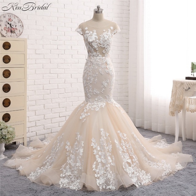 New Sexy Long Wedding Dress Scoop Neck Sleeveless Chapel Train Appliques Lace Tulle China Bridal Gowns Vestido de noiva, Ivory
New Sexy Long Wedding Dress Scoop Neck Sleeveless Chapel Train Appliques Lace Tulle China Bridal Gowns Vestido de noiva, Ivory