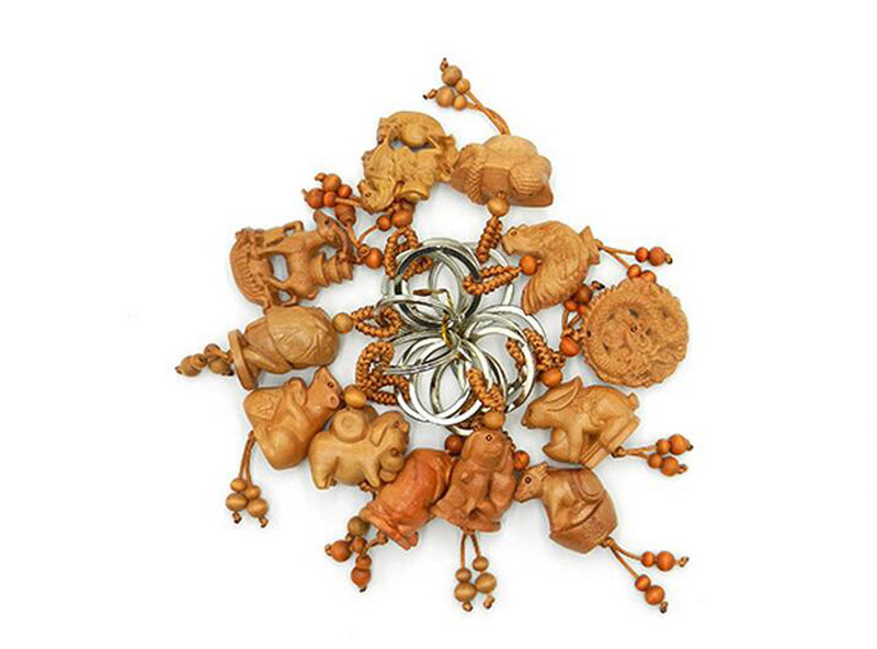 500pcs Bag Parts Chinese Style 3D Wooden Carving artwork Chinese zodiac Charms Keychain Fashion Backpack Chain Pendant