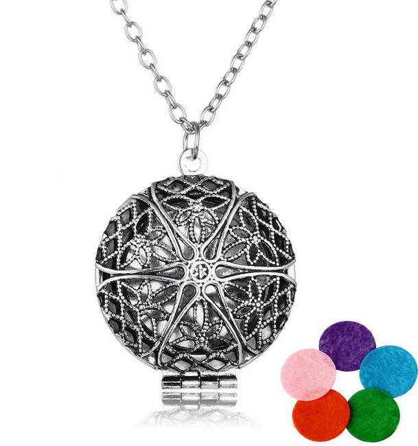 Vintage Opening Locket Pendant Necklace Copper Hollow Flowers Essential Oil Diffuser Necklaces Aromatherapy Pendants Jewelry Gift