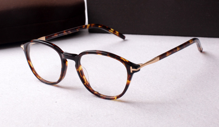 Wholesale-Hot eyeglasses frame 5397 glasses famous the men's and women's optical glasses frames
Wholesale-Hot eyeglasses frame 5397 glasses famous the men's and women's optical glasses frames