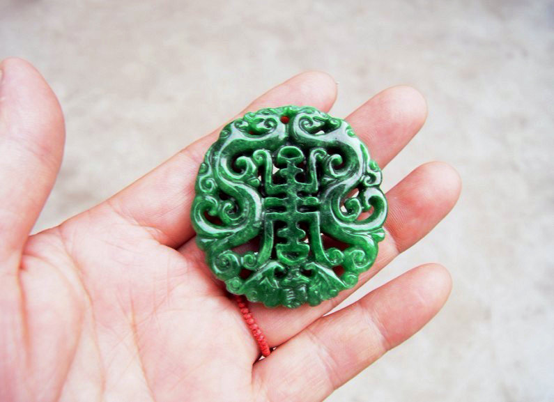 Natural green jade, pure handmade double dragon blessing. (charming). Talisman - necklace pendan