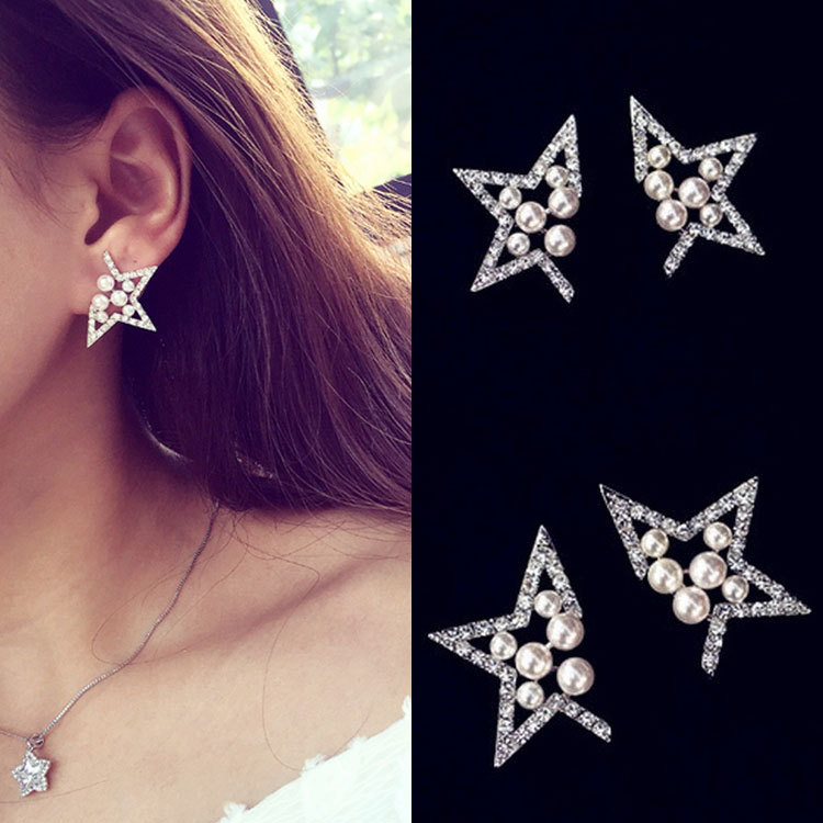 Ladies pearl Stud diamonds hollowed out five-pointed star earrings earrings wholesale
Ladies pearl Stud diamonds hollowed out five-pointed star earrings earrings wholesale