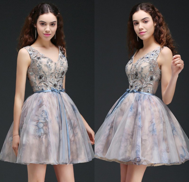 2018 New Designer Short Homecoming Dresses V Neck Embroidery Tulle Mini Cocktail Dress Princess Prom Gowns CPS667, Same as picture
2018 New Designer Short Homecoming Dresses V Neck Embroidery Tulle Mini Cocktail Dress Princess Prom Gowns CPS667, Same as picture