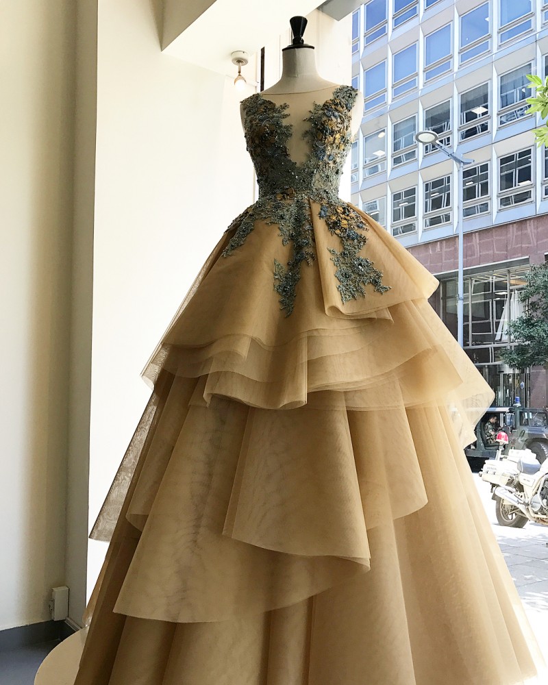 Khaki Prom Dresses Sleeveless Sheer Neck Backless Applique Tiered Floor Length Custom Made Evening Gowns Formal Dresses