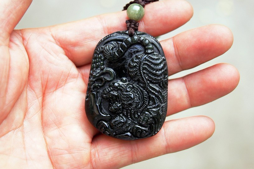 Manual sculpture Natural oil green jade pendant. The tiger pendants, talisman