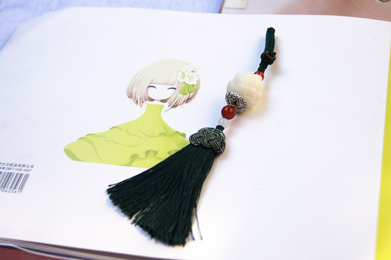 Manual sculpture natural white bodhi root lotus tassel hidden honeysuckle lucky charm waist pendant