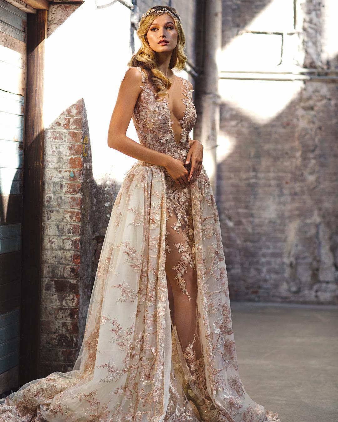 bohemian 3d appliqued aline overskirt wedding dresses sheer plunging neck sheer backless sweep train tulle plus size beaded bridal gowns
