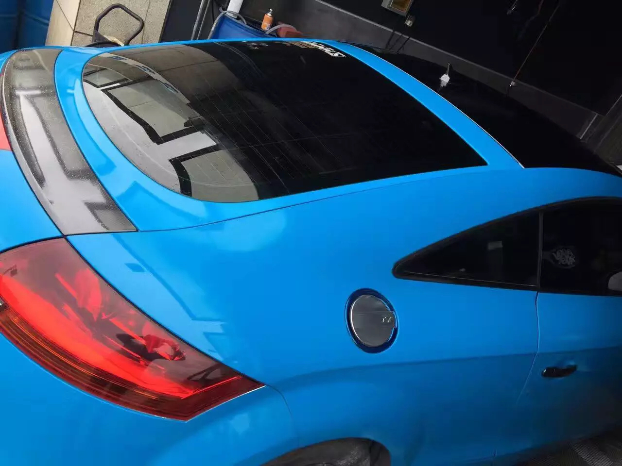 SKY blue Vinyl wrap High Glossy Car Wrap Film WITH 3 LAYERS with air Bubble Free vehicle wrap covering foil Size:1.52*20M/Roll 4.98x66ft