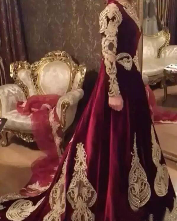 2017 Vintage Dark Red Velvet Wedding Drsses With Gold Lace Appliqued Beaded Court Train Muslim Bridal Gowns Custom Made EN10197