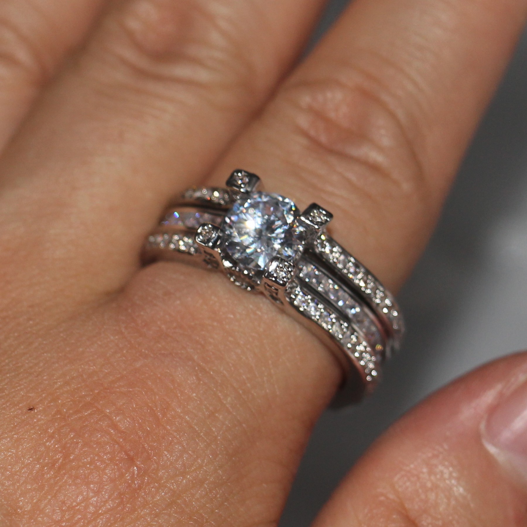 Victoria Top Sell Big Promotion Fashion Jewelry 925 Sterling Silver Round Cut White Topaz CZ Diamond Wedding Women Couple Ring Set Gift