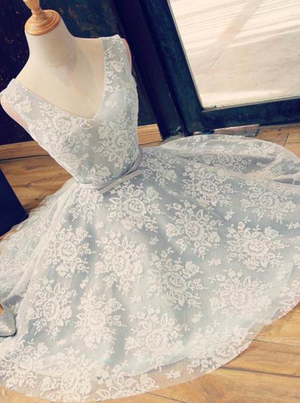 Charming Lace Homecoming Dresses V-Neck Backless Short Prom Gowns Cheap Knee Length Sleeveless Formal Cocktail Dress, Fuchsia
Charming Lace Homecoming Dresses V-Neck Backless Short Prom Gowns Cheap Knee Length Sleeveless Formal Cocktail Dress, Fuchsia