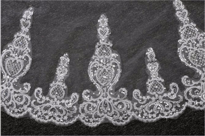 Promotion 3.5m Luxurious Crystal Wedding Veil 3.5 Meters Long Top Quality Cathedral Veil Beige / White Color Crystal Wedding Accessories