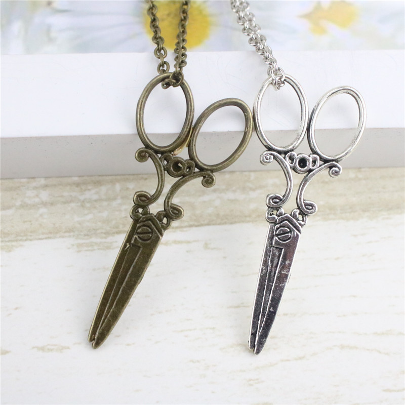 Vintage Fancy Scissor Pendant Necklaces Antique Silver Bronze Color Alloy Link Necklace For Women Necklace Jewelry
Vintage Fancy Scissor Pendant Necklaces Antique Silver Bronze Color Alloy Link Necklace For Women Necklace Jewelry