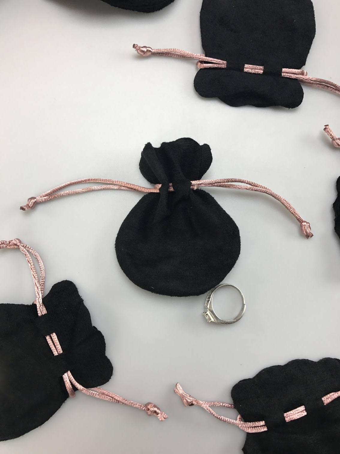 Pink Ribbon Black Velvet Bags Fit European Pan Style Beads Charms and Bracelets Necklaces Jewelry Fashion Pendant Pouches