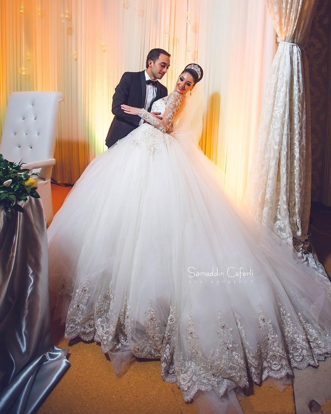 New Modern Sexy Arabic Long Sleeves A Line Wedding Dresses Illusion Lace Appliques Crystal Beaded Tulle Plus Size Formal Bridal Gowns