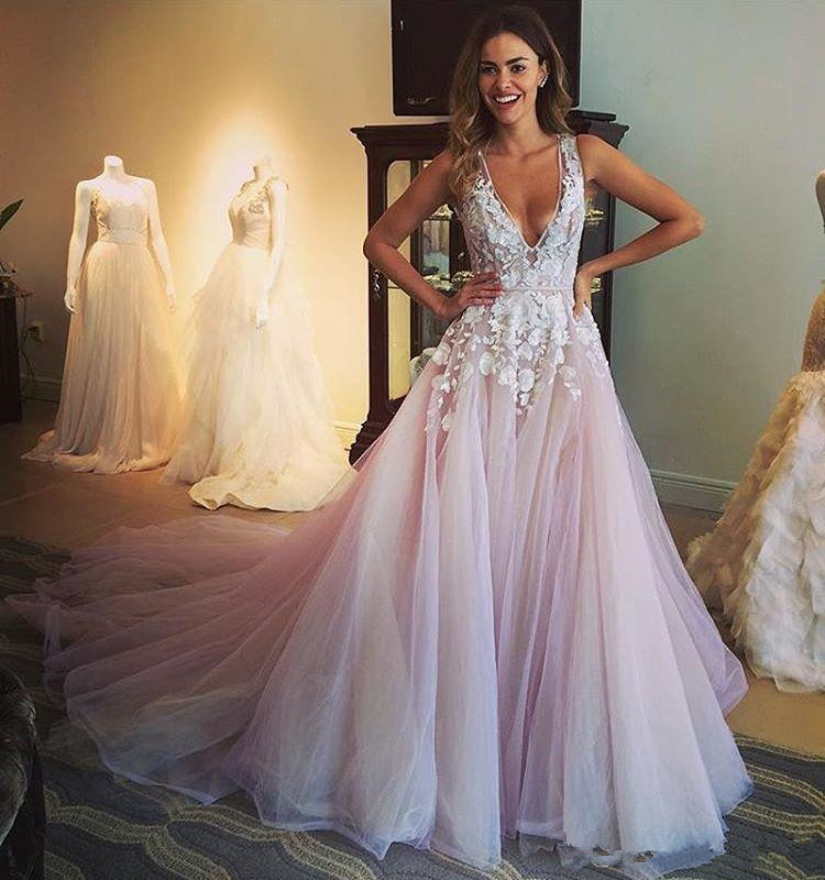 Custom Made Tulle Wedding Dresses Draped Sexy Deep V Neck New Colorful White and Pale Pink A Line Bridal Gowns Hot Selling
Custom Made Tulle Wedding Dresses Draped Sexy Deep V Neck New Colorful White and Pale Pink A Line Bridal Gowns Hot Selling