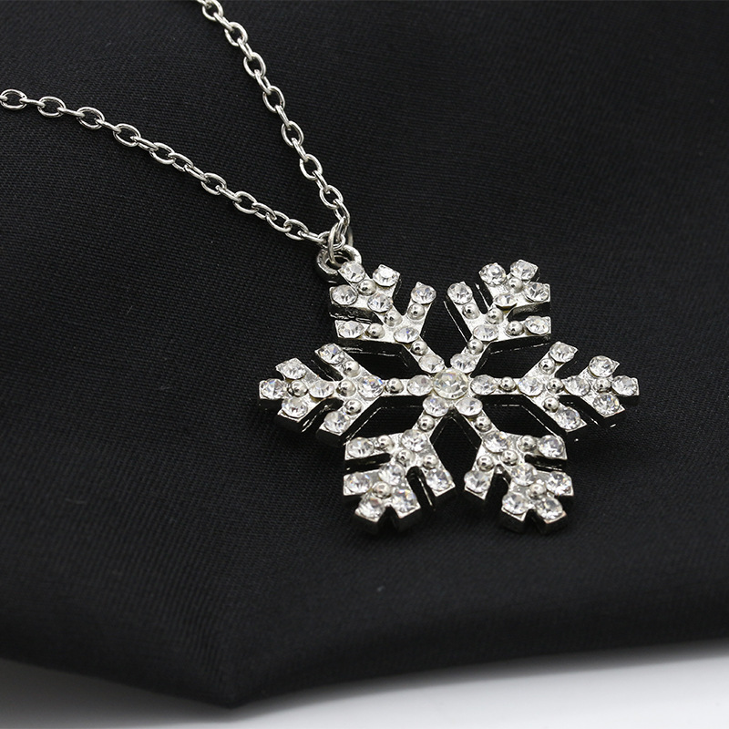 2017 New Arrival Fashion Crystal Snowflake Pendant Necklace Silver Color Women Jewelry Hot Sale Girls Sweater Chain Necklaces
2017 New Arrival Fashion Crystal Snowflake Pendant Necklace Silver Color Women Jewelry Hot Sale Girls Sweater Chain Necklaces