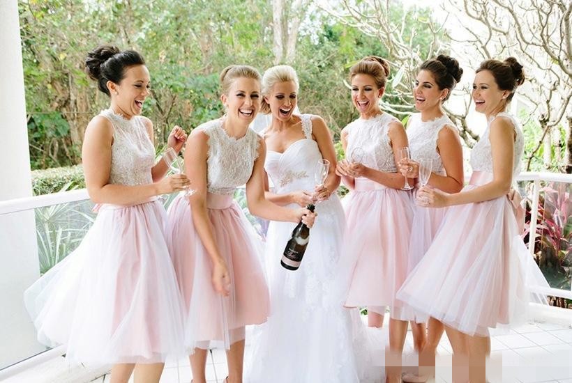 White Pink Short Bridesmaid Dresses 2019 Sweetheart Sleeveless Lace Tulle Knee Length Plus Size Short Wedding Party Dresses Maid Of Honor
White Pink Short Bridesmaid Dresses 2019 Sweetheart Sleeveless Lace Tulle Knee Length Plus Size Short Wedding Party Dresses Maid Of Honor