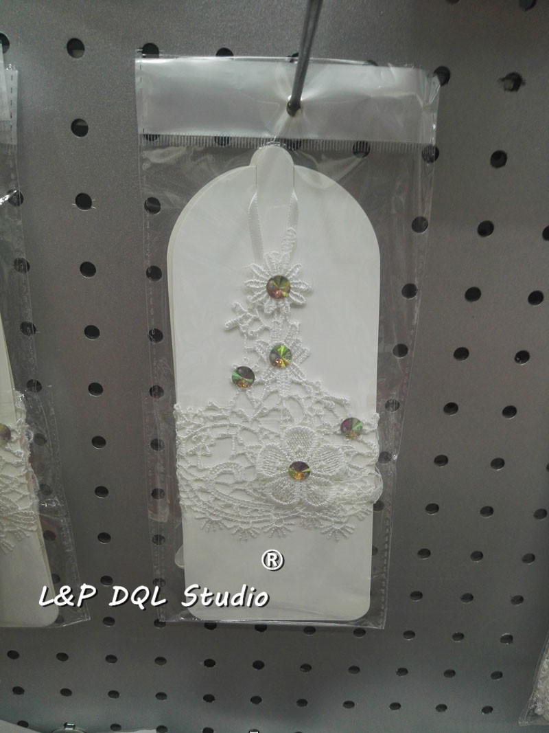 Latest Bridal Gloves Short Lace with Beads New Arrival Free Shipping Wedding Accessories Bridal Gloves Cheap Ivory