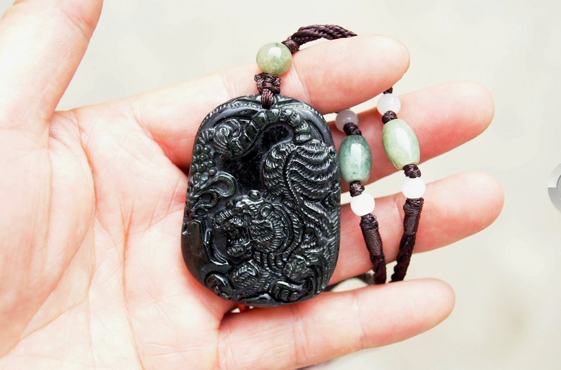 Manual sculpture Natural oil green jade pendant. The tiger pendants, talisman