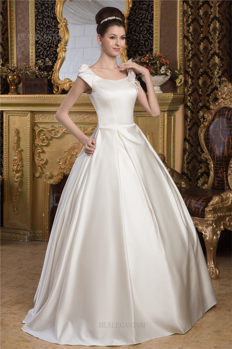 2017 New Scoop Ball Gown Wedding Dresses with Satin Appliques Beaded Flowers Cheap Up Plus Size Bridal Gowns BM52