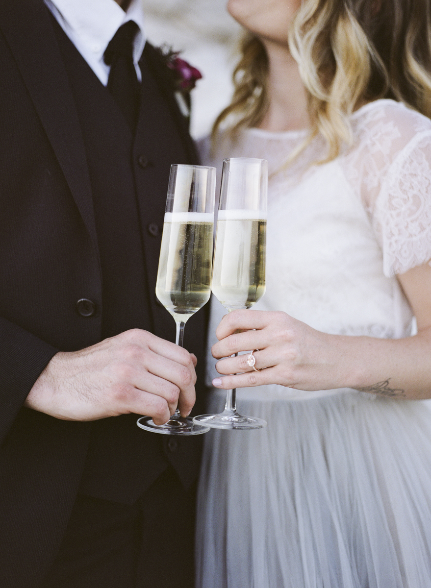 Stunning 2017 Silver Grey Dusty Blue Beach Wedding Dresses Modest Lace And Tulle Pleats Long Bridal Gowns Country Custom Made EN10124