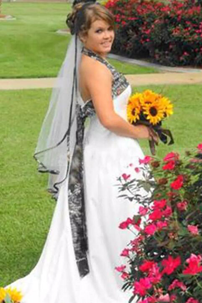 2017 Hot Sale Camo Wedding Dresses Aline Cheap Halter White Satin Long Garden Country Bridal Gowns Custom Made China EN9301