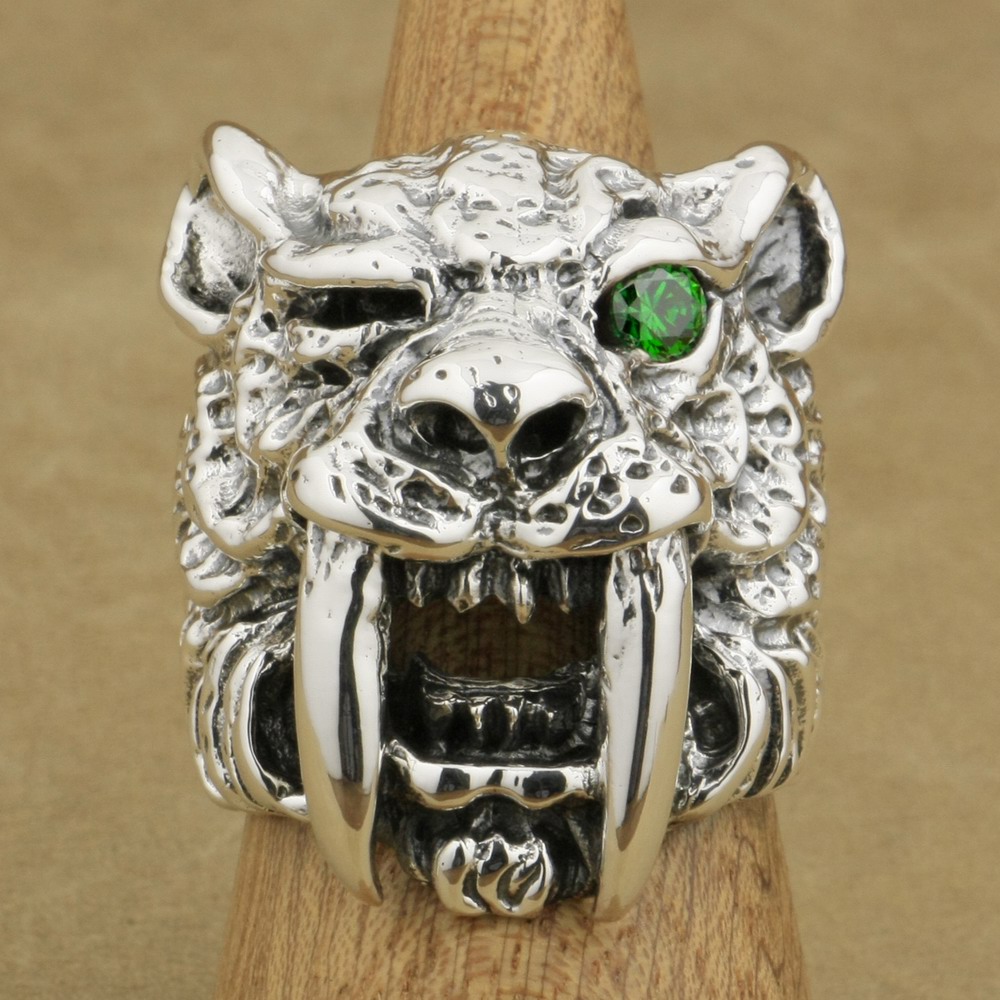LINSION 925 Sterling Silver Green CZ Eye Sabretooth Ring Mens Biker Tiger Ring TA18 US Size 7~15
LINSION 925 Sterling Silver Green CZ Eye Sabretooth Ring Mens Biker Tiger Ring TA18 US Size 7~15