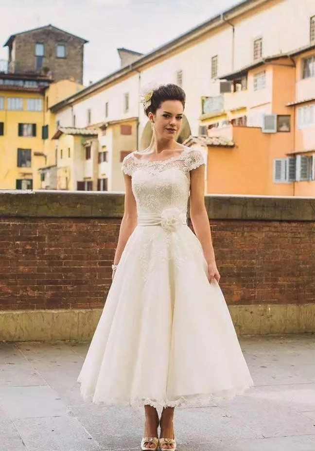 2017 Vintage Ivory Lace Tea Length Wedding Dresses Cheap Short Sleeve Back Covered Buttons Bridal Gowns Plus Size Custom Made EN5112