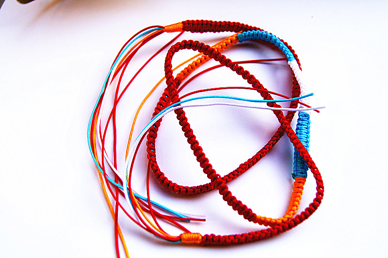 Pure manual weaving colorful square knot "around the wrist for 3 ming-xing zhou in same Hand catenary