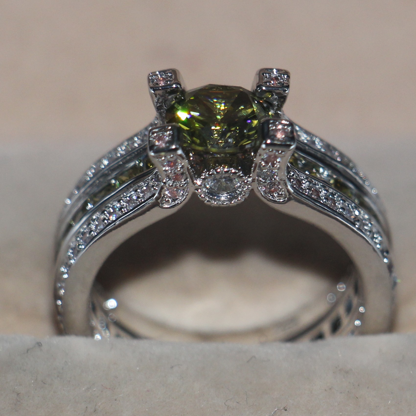 Sterg Sier Olive Topaz Gemstone Ring for Women