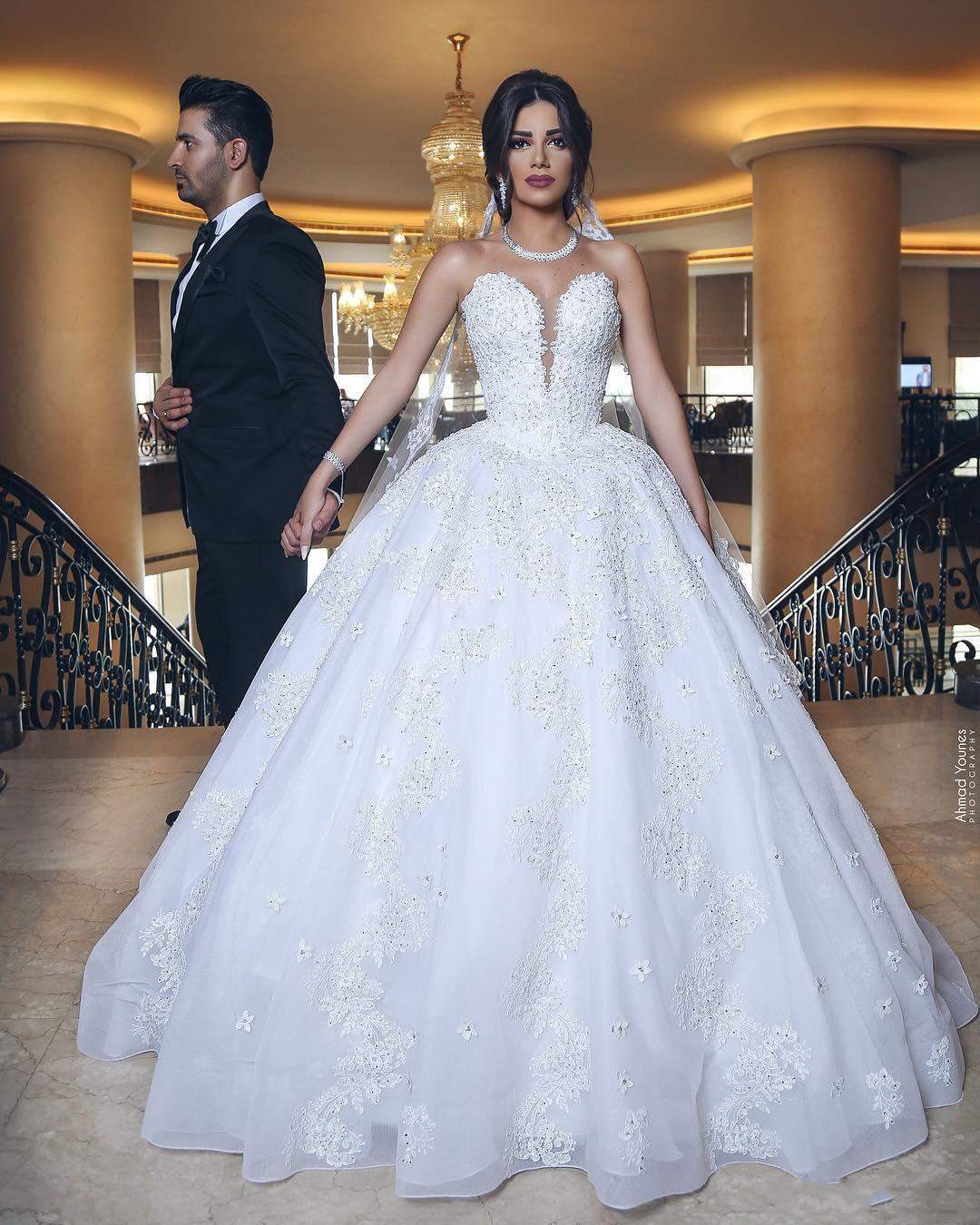 Modest White 2019 Wedding Dresses Sweetheart Lace Beads Backless Sweep Train Custom Made Bridal Gowns for Wedding with 3D Flowers Plus Size, Ivory
Modest White 2019 Wedding Dresses Sweetheart Lace Beads Backless Sweep Train Custom Made Bridal Gowns for Wedding with 3D Flowers Plus Size, Ivory
